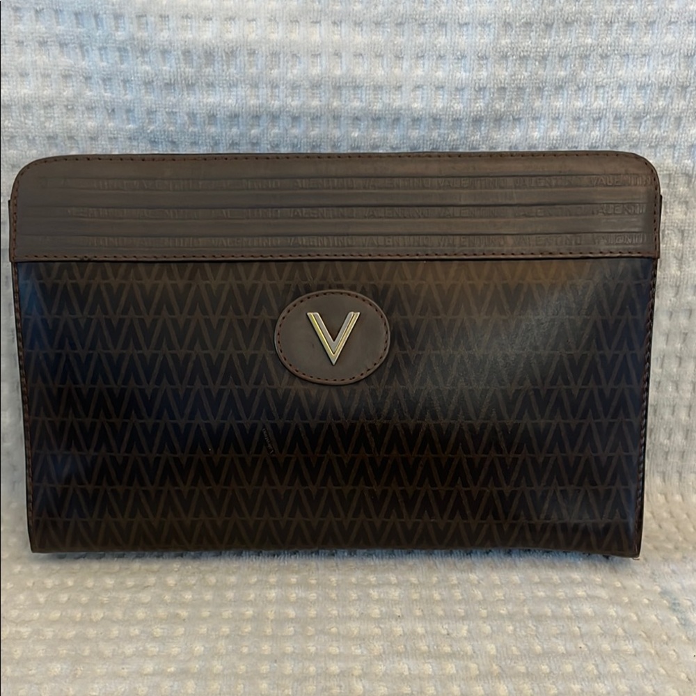 Mario Valentino Clutch